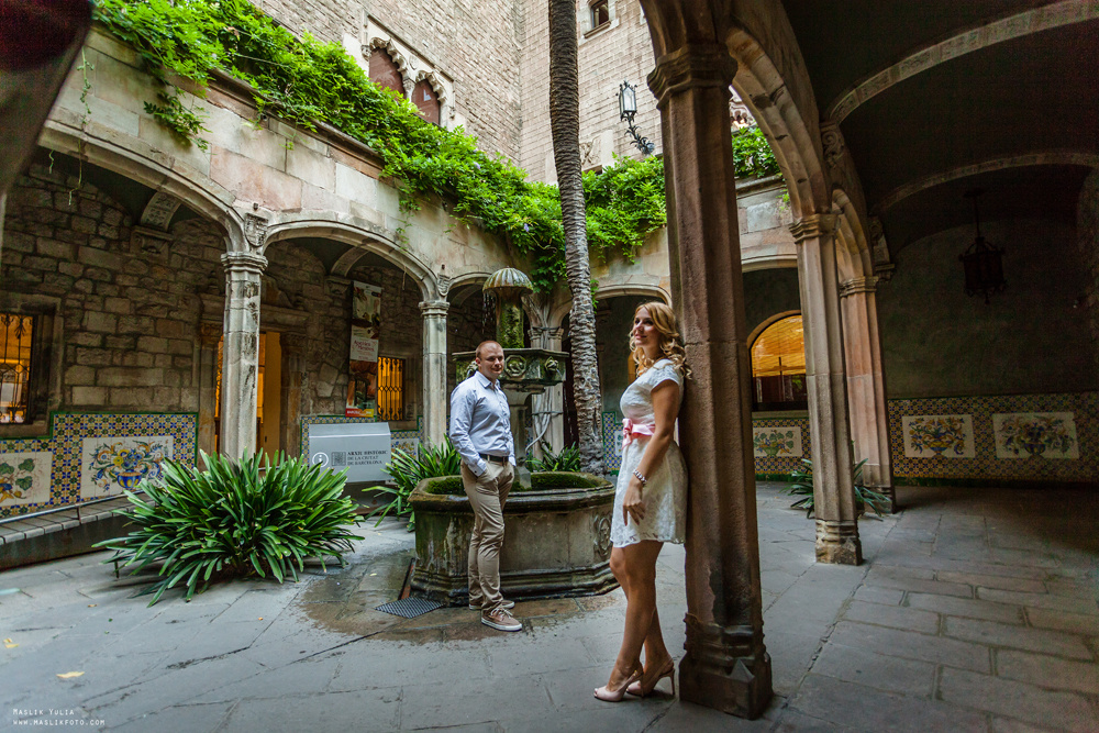 Przyjemna sesja zdjęciowa w Barcelonie. Fotograf w Barcelonie Hiszpanii Maslik Yulia