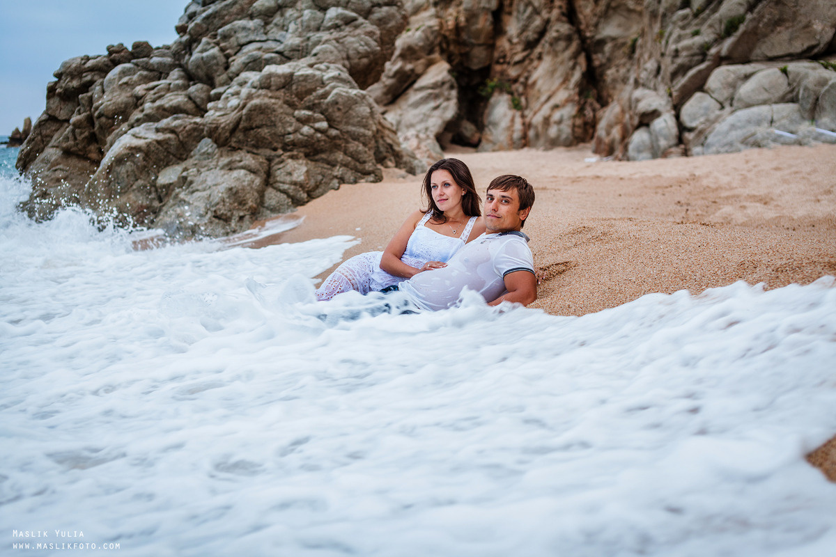 Sea photo session in Tossa de Mar. Photographer in Barcelona Spain Maslik Yulia