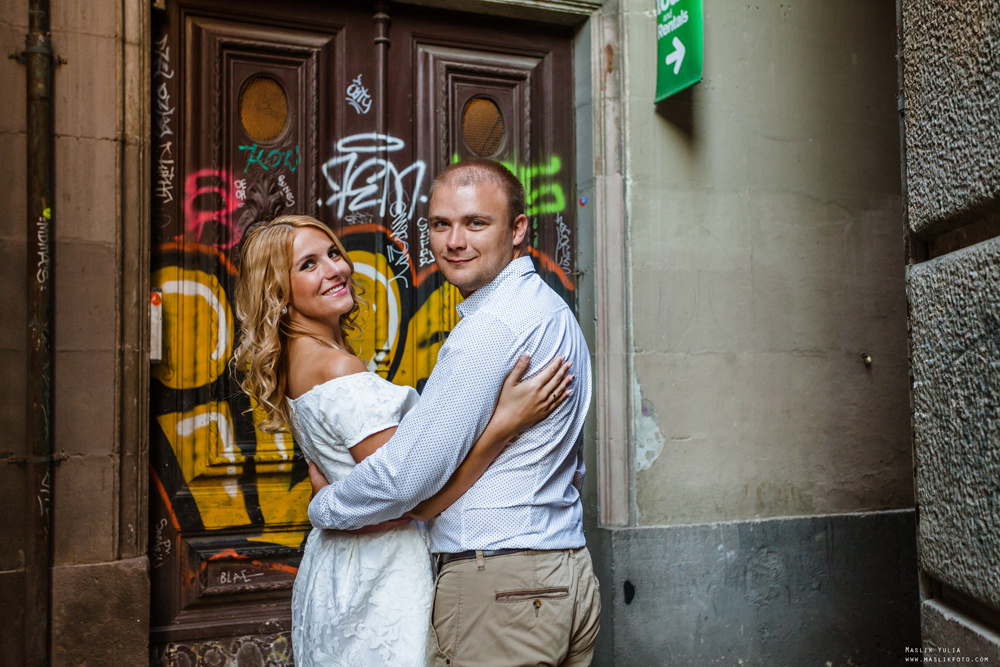 Przyjemna sesja zdjęciowa w Barcelonie. Fotograf w Barcelonie Hiszpanii Maslik Yulia
