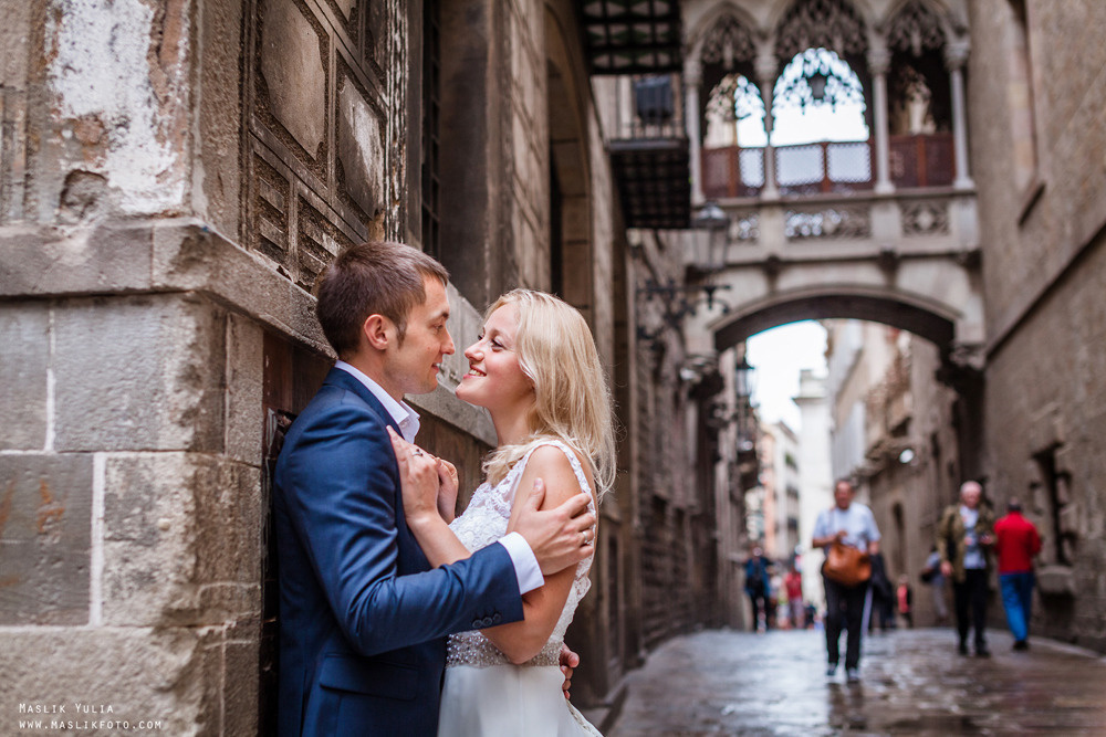 Дождливая фотосессия в Барселоне. Фотограф в Барселоне Испании Маслик Юлия