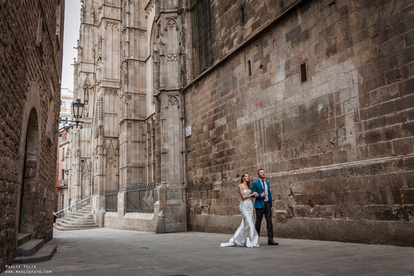 Свадебная фотосессия в Барселоне в парке Лабиринт. Фотограф в Барселоне Испании Маслик Юлия