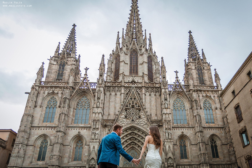 Свадебная фотосессия в Барселоне в парке Лабиринт. Фотограф в Барселоне Испании Маслик Юлия
