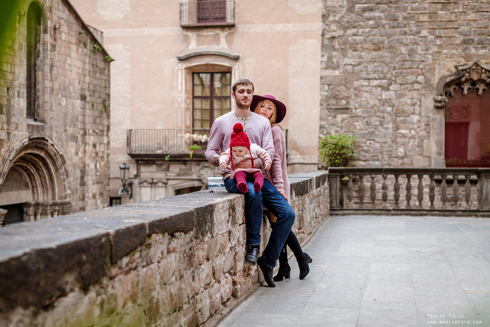 Sesión de fotos de invierno en Barcelona. Fotógrafo en Barcelona  Maslik Yulia