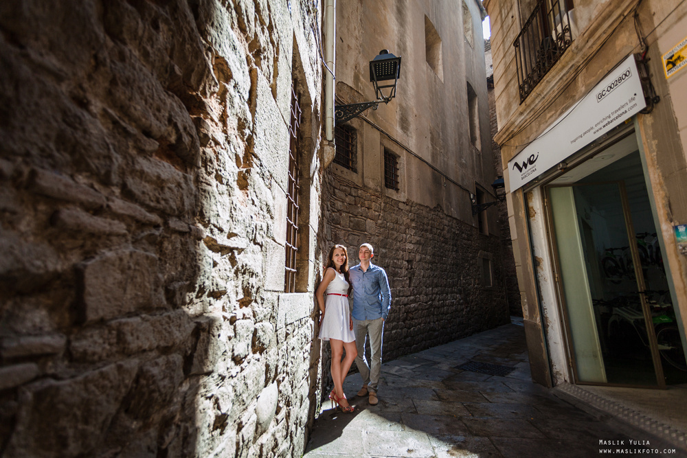 Summer photo shoot in Barcelona. Photographer in Barcelona Spain Maslik Yulia