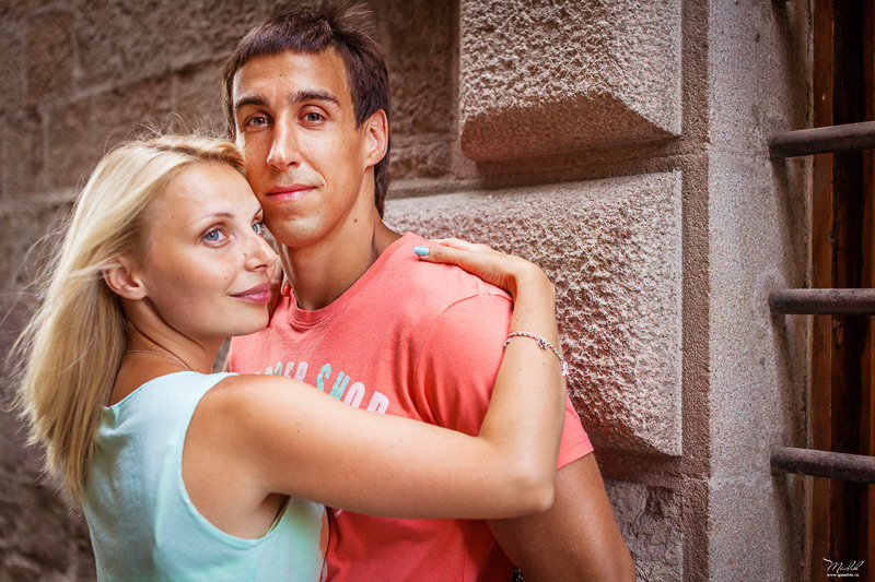 Dziarska rodzinna sesja zdjęciowa w Barcelonie. Fotograf w Barcelonie Hiszpanii Maslik Yulia