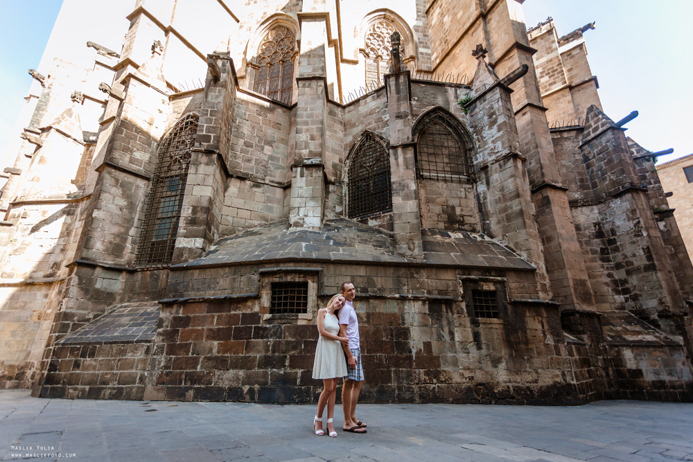 Sesión fotográfica familiar de verano en Barcelona. Fotógrafo en Barcelona  Maslik Yulia