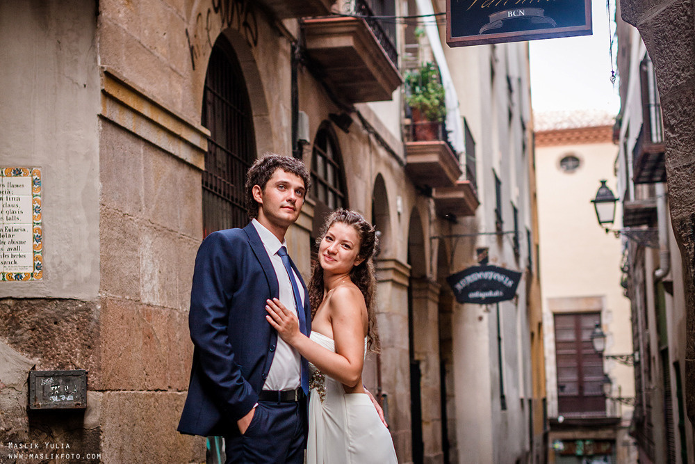 Sesión de fotos de boda de playa en España. Fotógrafo en Barcelona  Maslik Yulia