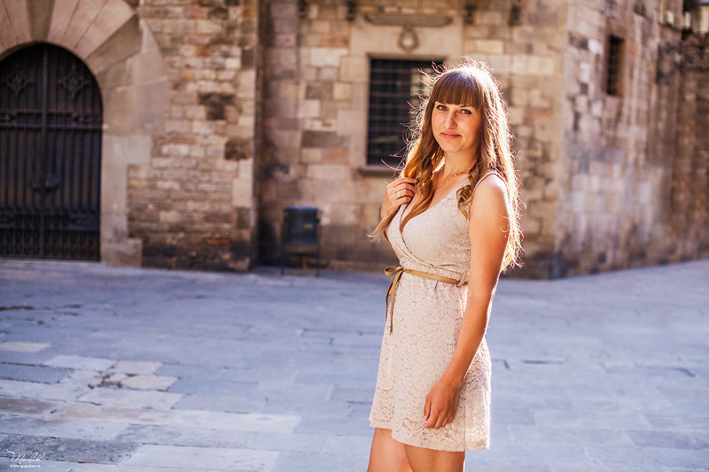 Sesión fotográfica familiar en la playa en Barcelona. Fotógrafo en Barcelona  Maslik Yulia