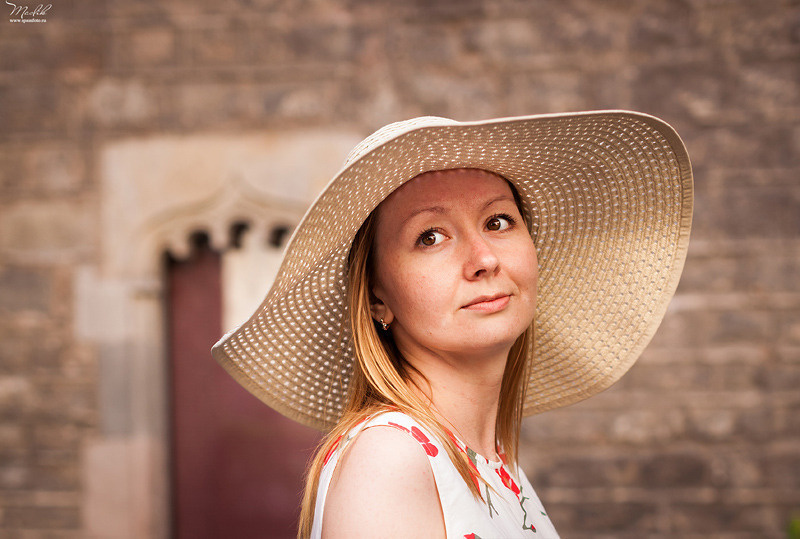 Sesión de fotos de retrato en el barrio gótico. Fotógrafo en Barcelona  Maslik Yulia