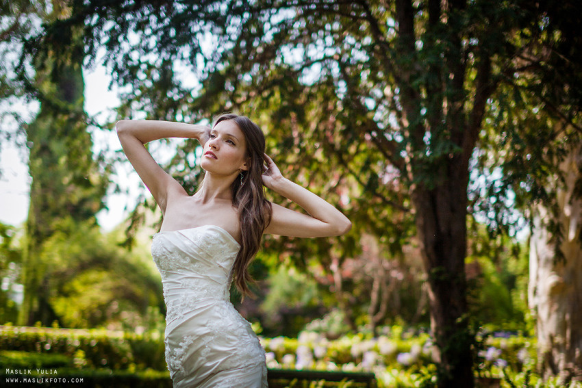 Свадебная фотосессия в Барселоне в парке Лабиринт. Фотограф в Барселоне Испании Маслик Юлия