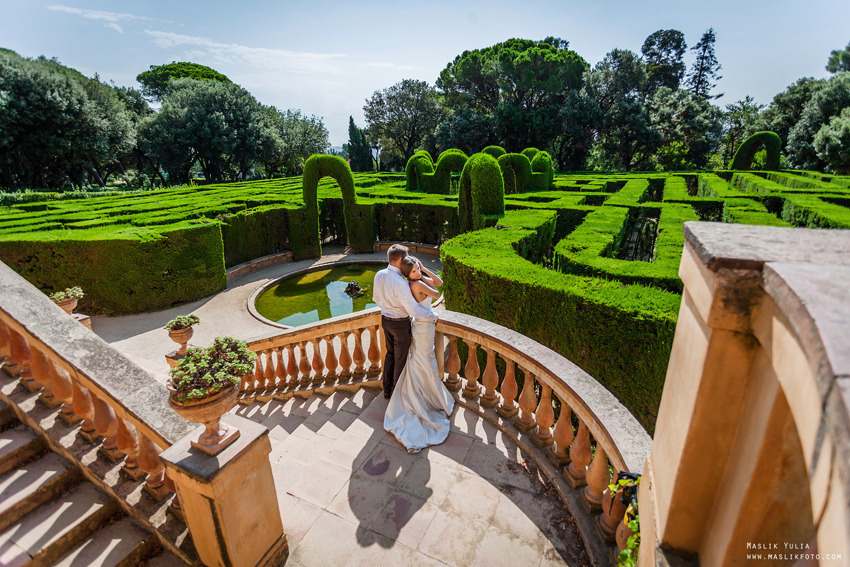 Свадебная фотосессия в Барселоне в парке Лабиринт. Фотограф в Барселоне Испании Маслик Юлия