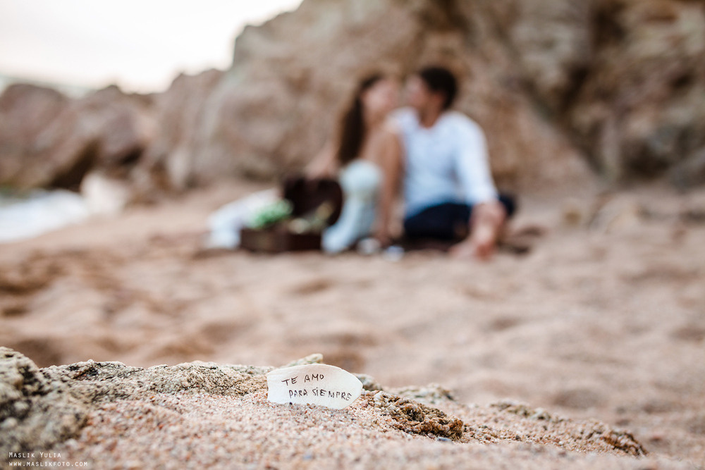 Sesión de fotos de boda de playa en España. Fotógrafo en Barcelona  Maslik Yulia