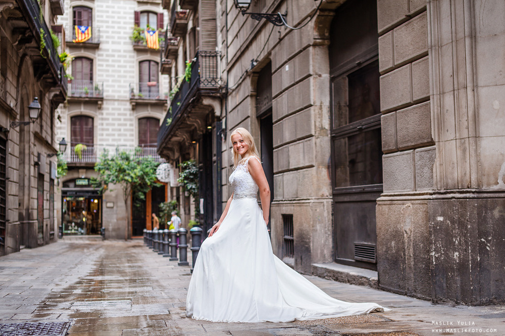 Дождливая фотосессия в Барселоне. Фотограф в Барселоне Испании Маслик Юлия