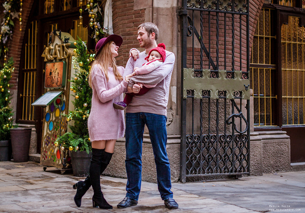 Sesión de fotos de invierno en Barcelona. Fotógrafo en Barcelona  Maslik Yulia