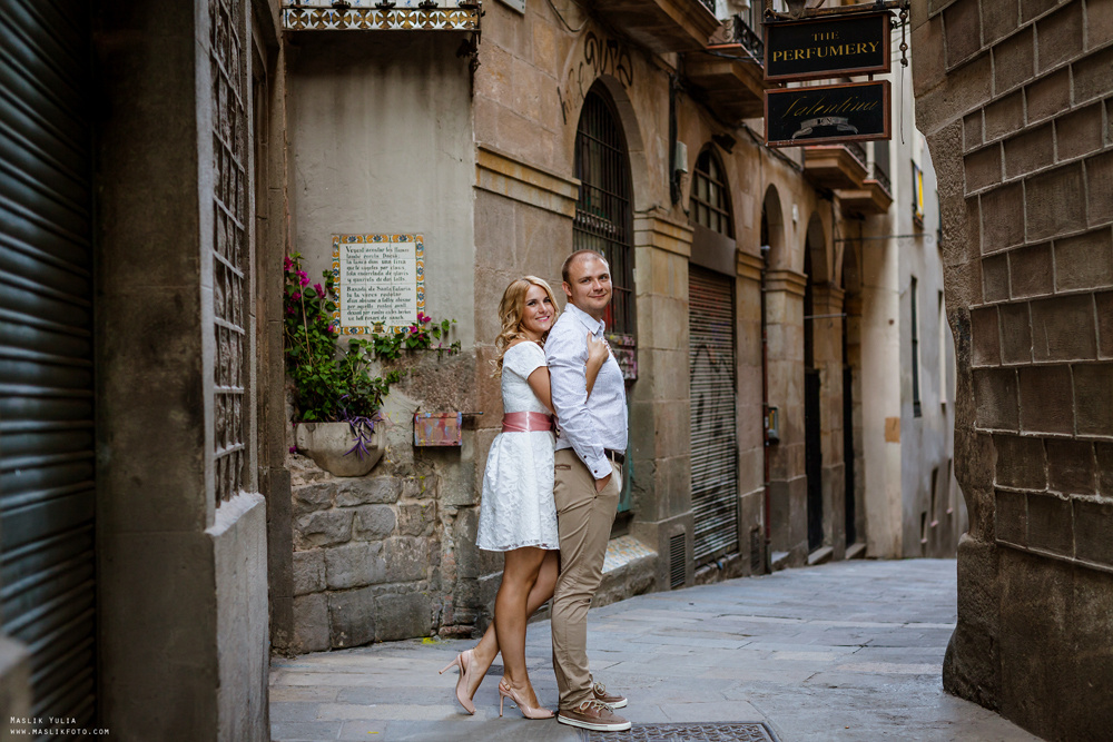 Przyjemna sesja zdjęciowa w Barcelonie. Fotograf w Barcelonie Hiszpanii Maslik Yulia