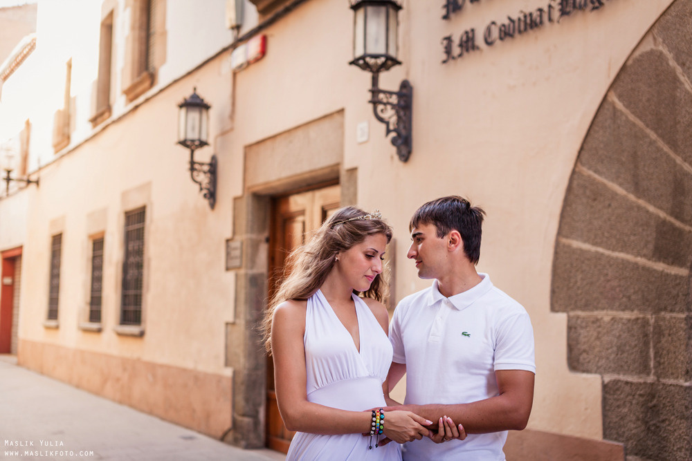 Passionate photo shoot on the Costa Brava. Photographer in Barcelona Spain Maslik Yulia