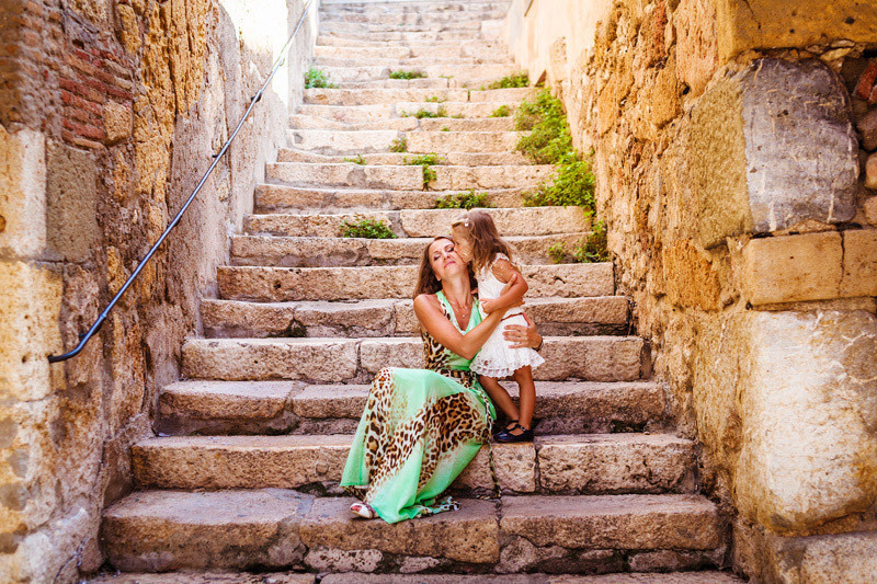 Family photo shoot in Tarragona. Photographer in Barcelona Spain Maslik Yulia