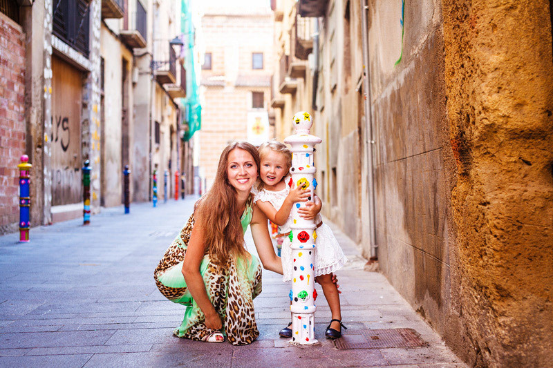 Family photo shoot in Tarragona. Photographer in Barcelona Spain Maslik Yulia