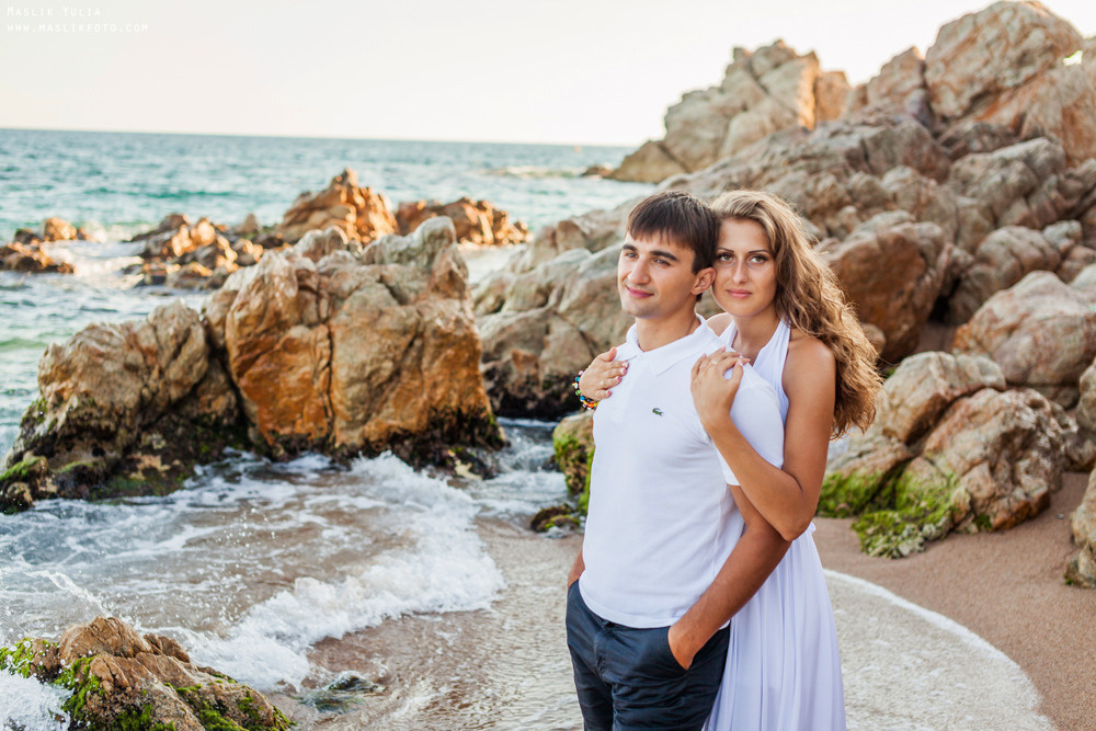Passionate photo shoot on the Costa Brava. Photographer in Barcelona Spain Maslik Yulia