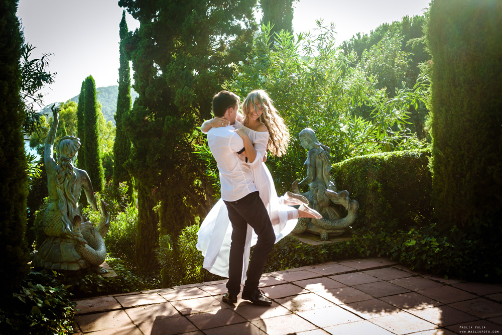 Sesión de fotos solares en Lloret de Mar. Fotógrafo en Barcelona  Maslik Yulia