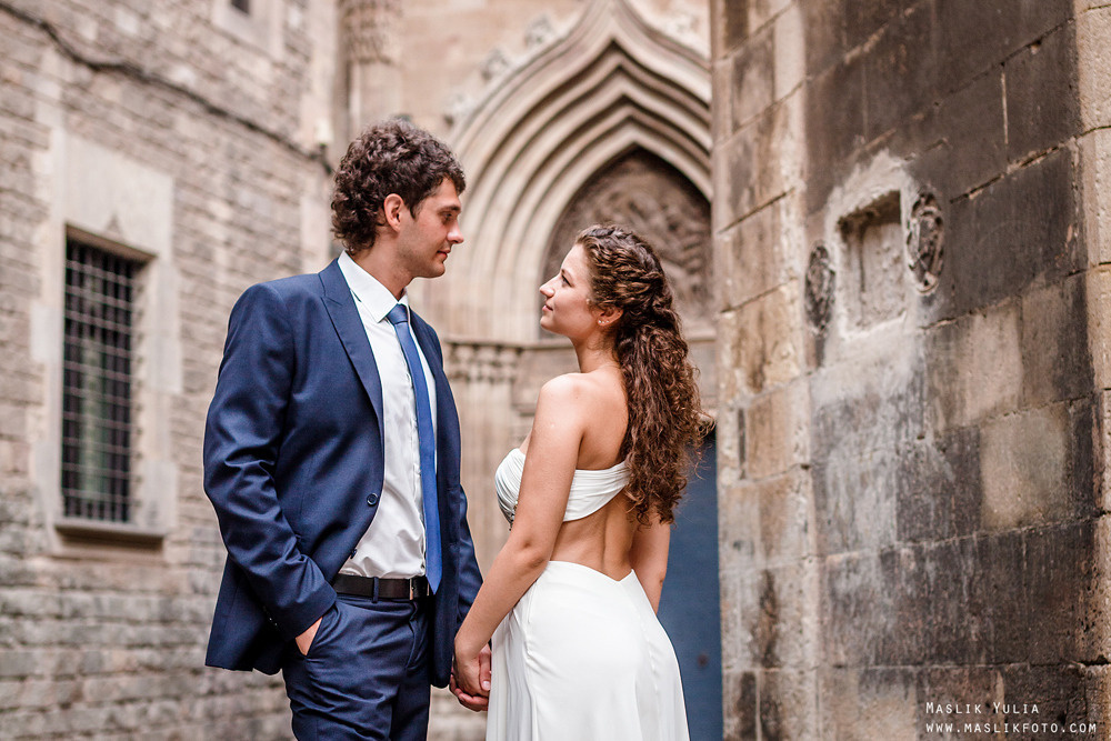 Sesión de fotos de boda de playa en España. Fotógrafo en Barcelona  Maslik Yulia