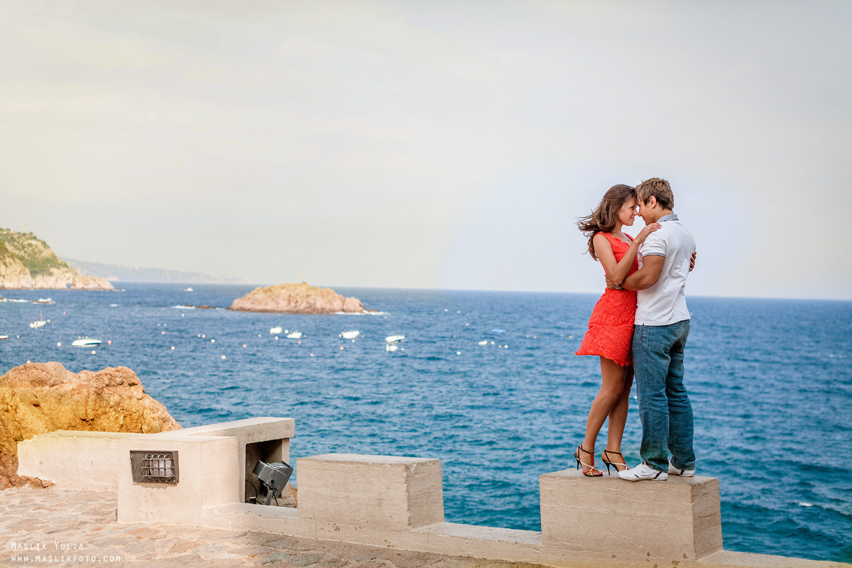 Sea photo session in Tossa de Mar. Photographer in Barcelona Spain Maslik Yulia