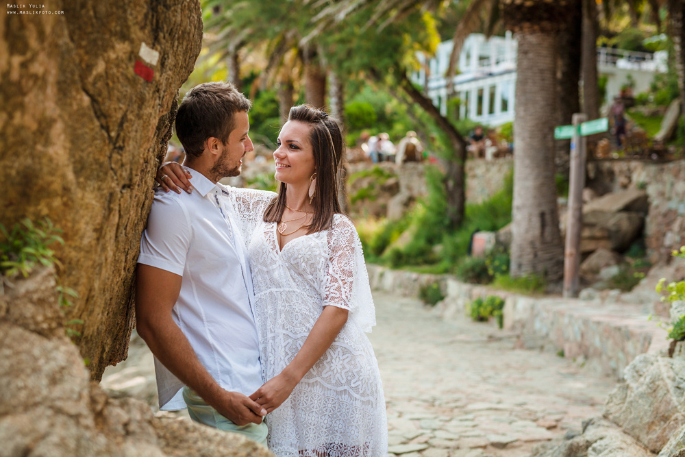 Sesión de fotos de playa en la Costa Brava. Fotógrafo en Barcelona  Maslik Yulia