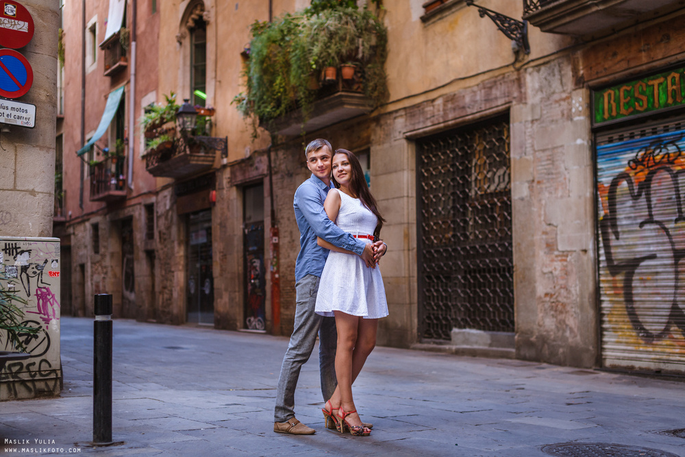 Summer photo shoot in Barcelona. Photographer in Barcelona Spain Maslik Yulia