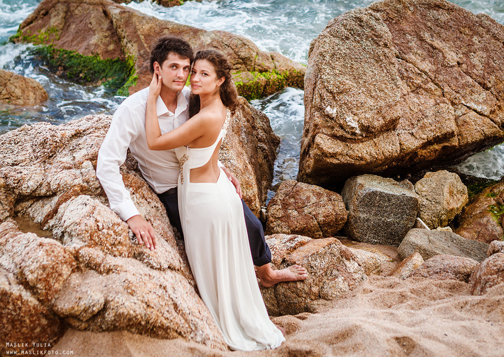 Sesión de fotos de boda de playa en España. Fotógrafo en Barcelona  Maslik Yulia