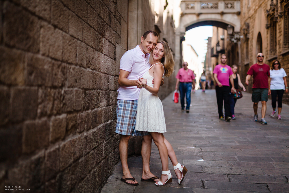 Sesión fotográfica familiar de verano en Barcelona. Fotógrafo en Barcelona  Maslik Yulia