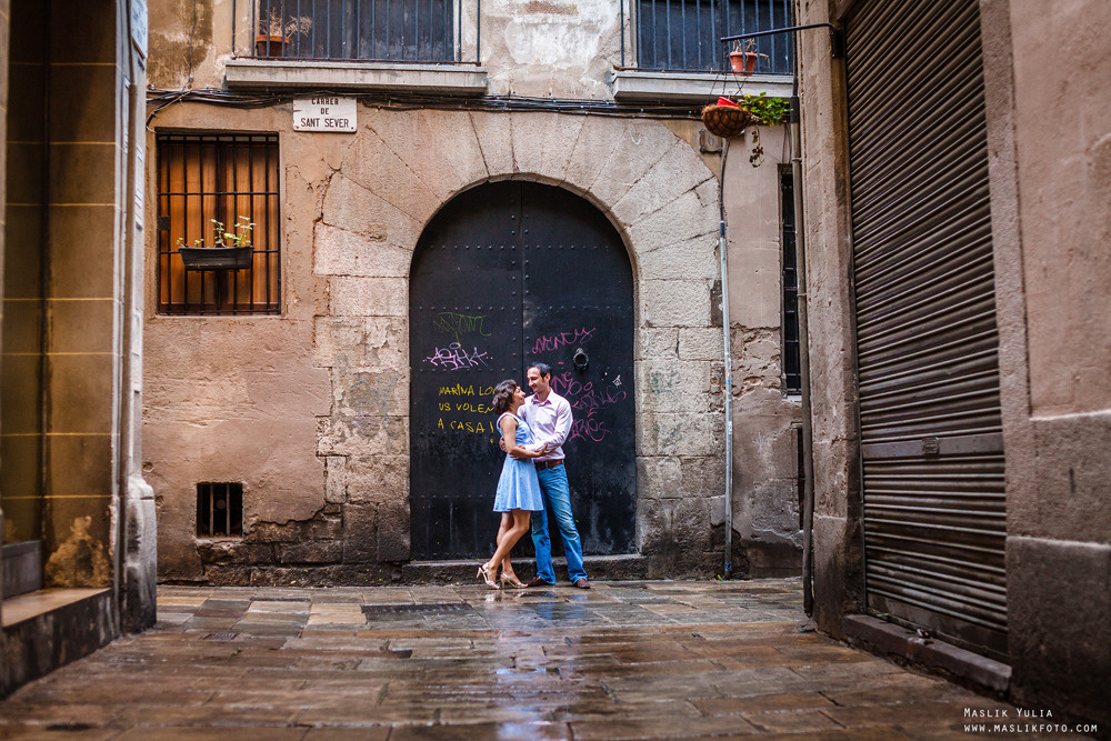 Morning photo shoot in Barcelona. Photographer in Barcelona Spain Maslik Yulia