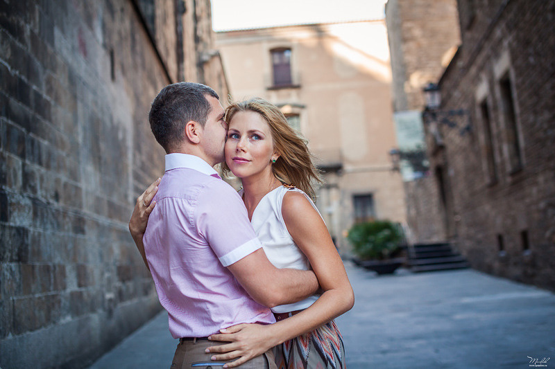 Letnia rodzinna sesja zdjęciowa w Barcelonie. Fotograf w Barcelonie Hiszpanii Maslik Yulia