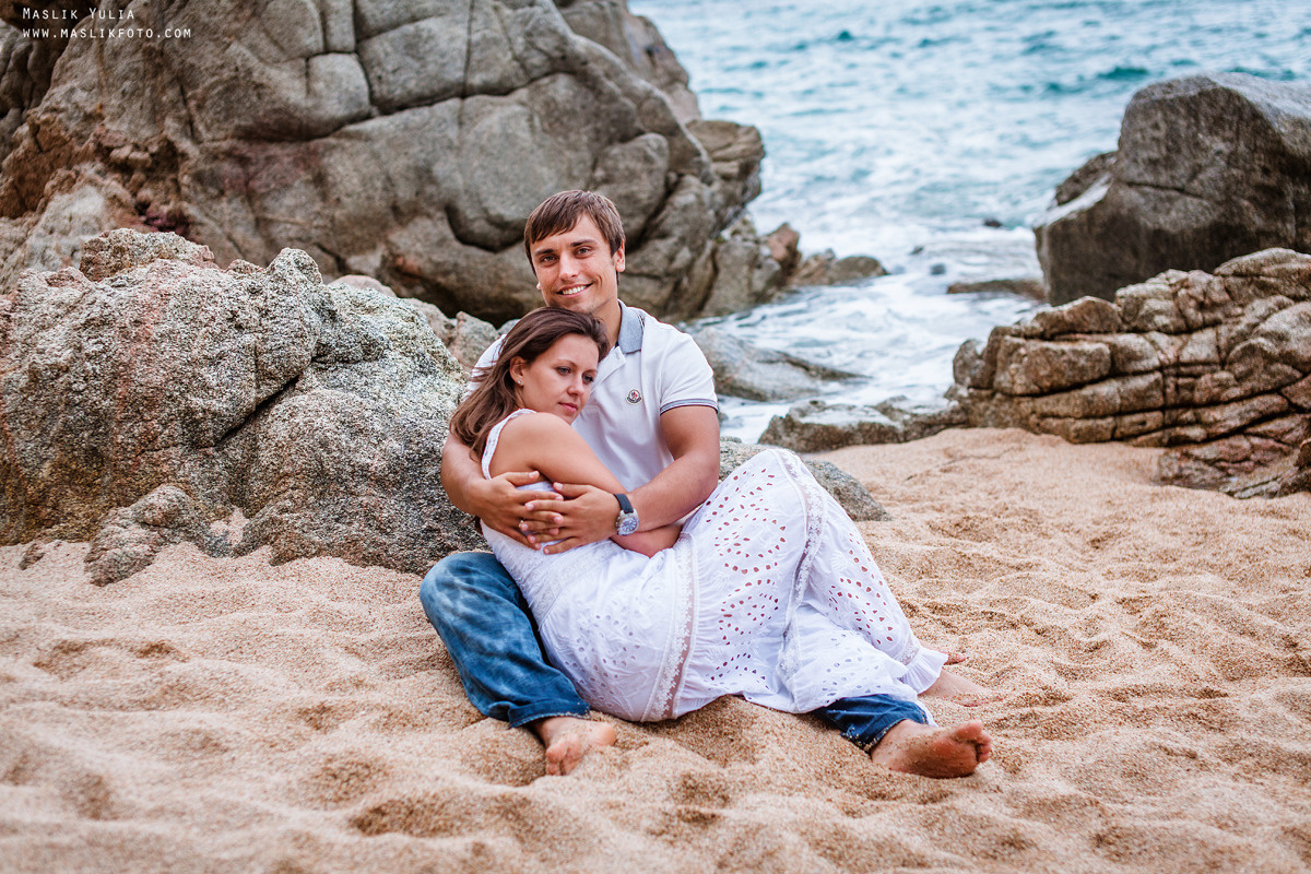 Sea photo session in Tossa de Mar. Photographer in Barcelona Spain Maslik Yulia