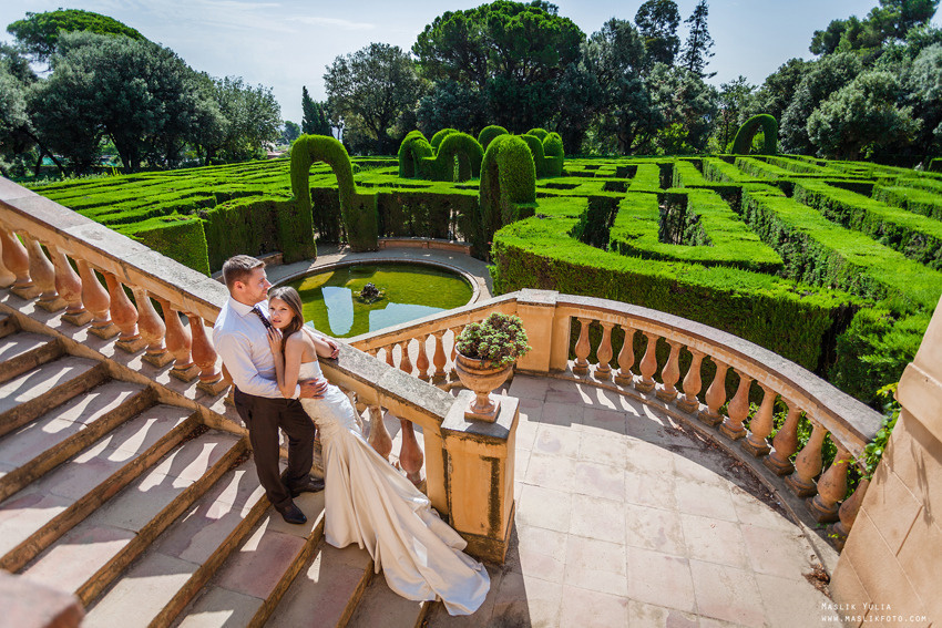Свадебная фотосессия в Барселоне в парке Лабиринт. Фотограф в Барселоне Испании Маслик Юлия