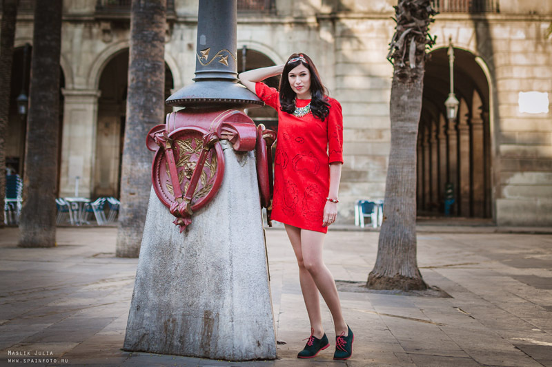 Elegante sesión de fotos en el puerto de Barcelona. Fotógrafo en Barcelona  Maslik Yulia