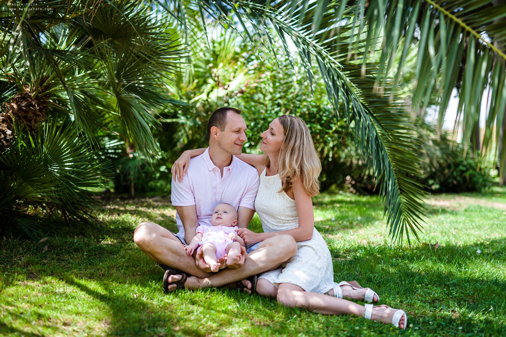 Sesión fotográfica familiar de verano en Barcelona. Fotógrafo en Barcelona  Maslik Yulia