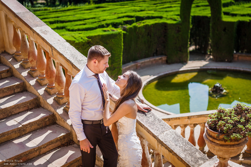 Свадебная фотосессия в Барселоне в парке Лабиринт. Фотограф в Барселоне Испании Маслик Юлия