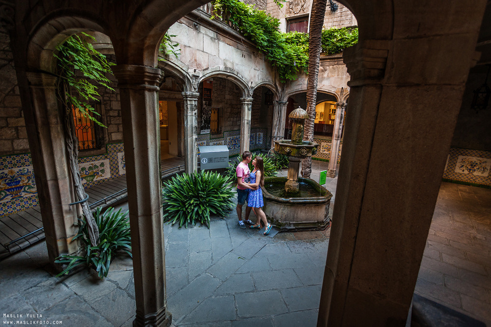 Paseo matutino de barcelona. Fotógrafo en Barcelona  Maslik Yulia
