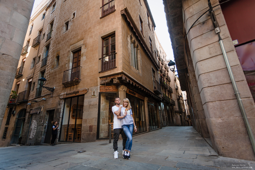 Динамичная фотосессия в Барселоне. Фотограф в Барселоне Испании Маслик Юлия