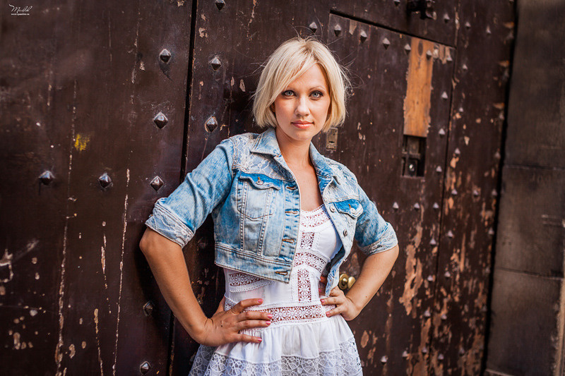 Sesión de fotos de retrato en el Park Güell. Fotógrafo en Barcelona  Maslik Yulia