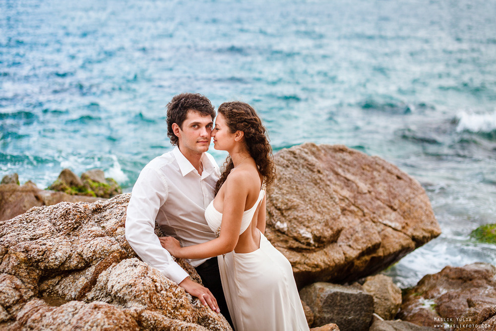Sesión de fotos de boda de playa en España. Fotógrafo en Barcelona  Maslik Yulia