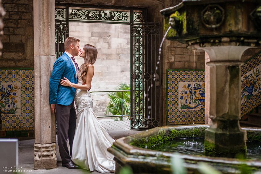 Свадебная фотосессия в Барселоне в парке Лабиринт. Фотограф в Барселоне Испании Маслик Юлия