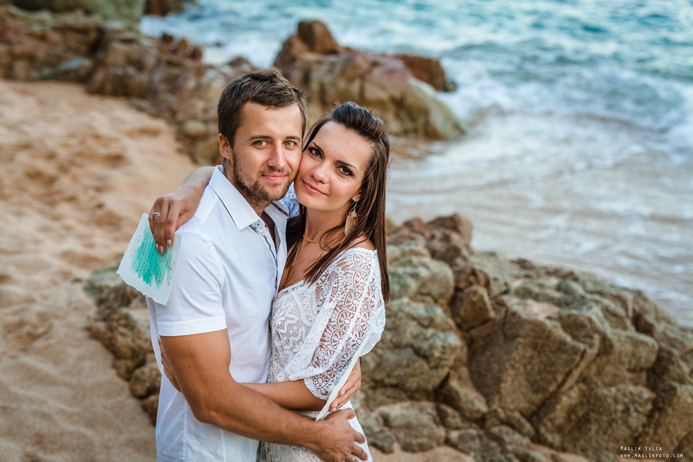 Sesión de fotos de playa en la Costa Brava. Fotógrafo en Barcelona  Maslik Yulia