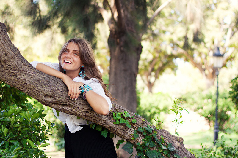 Street style photo shoot in Barcelona. Photographer in Barcelona Spain Maslik Yulia