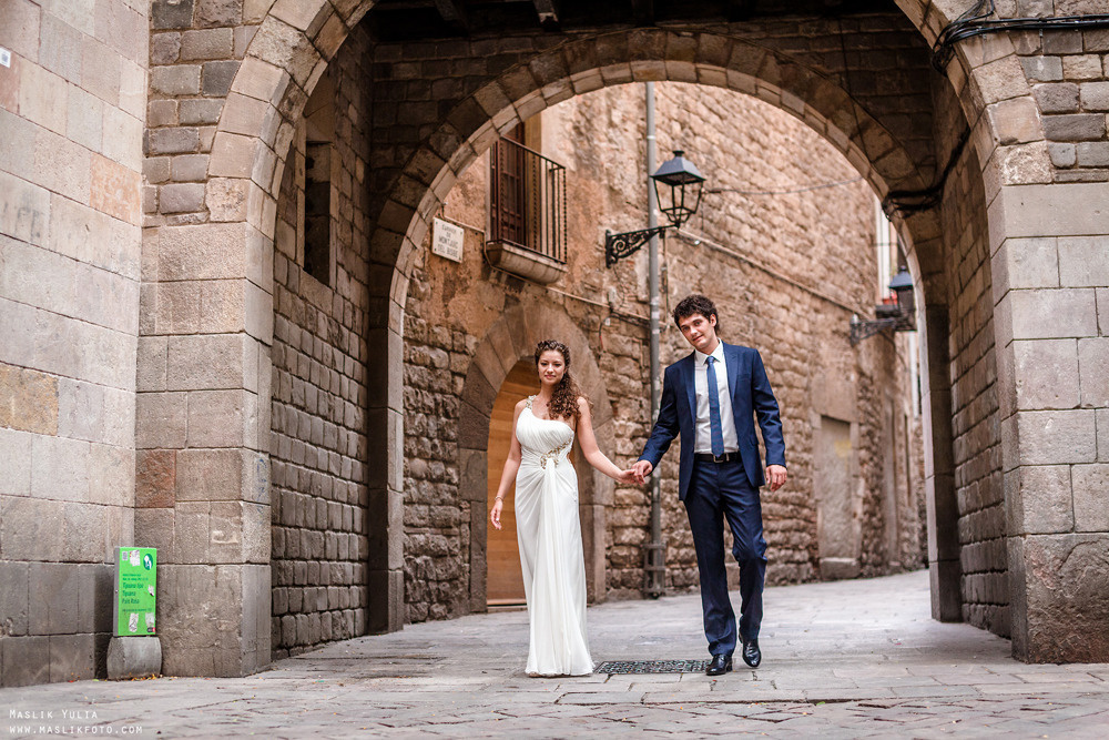 Sesión de fotos de boda de playa en España. Fotógrafo en Barcelona  Maslik Yulia
