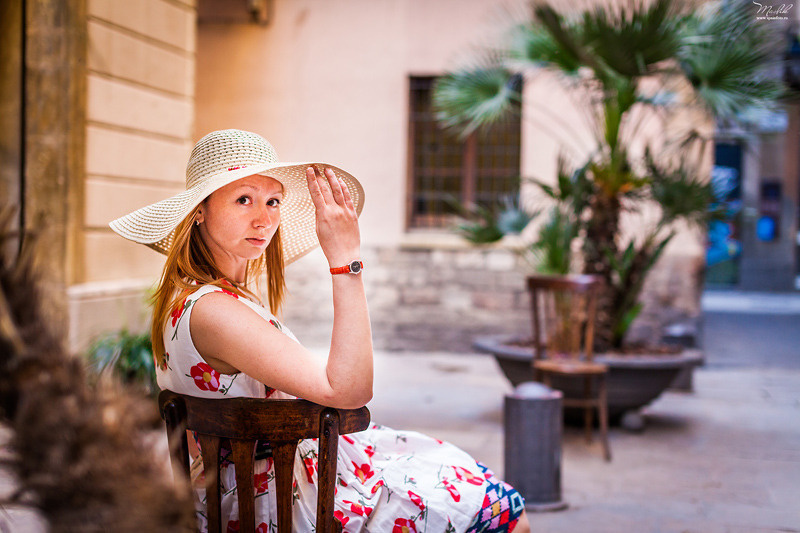 Sesión de fotos de retrato en el barrio gótico. Fotógrafo en Barcelona  Maslik Yulia