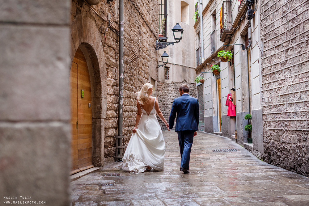 Дождливая фотосессия в Барселоне. Фотограф в Барселоне Испании Маслик Юлия