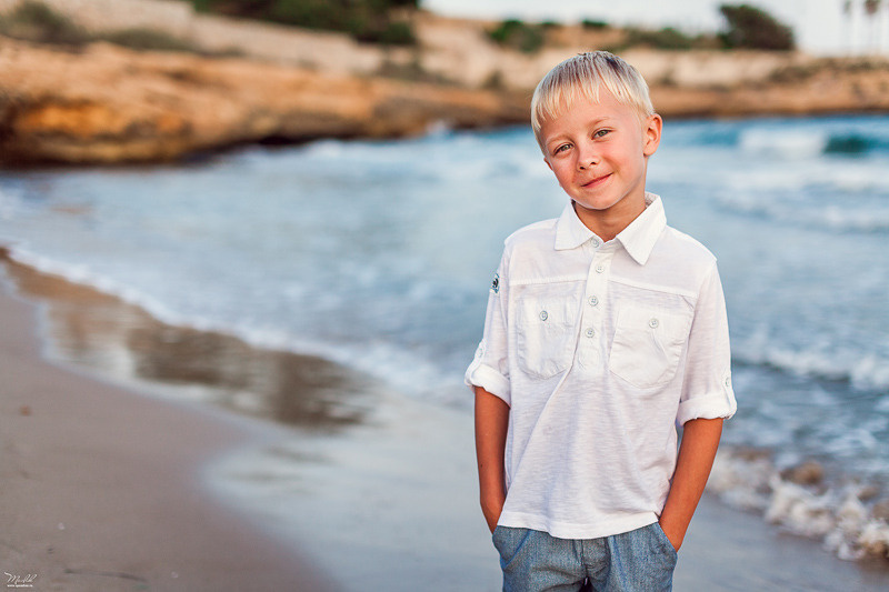 Fantástica sesión de fotos de mamá con hijo en Tarragona. Fotógrafo en Barcelona  Maslik Yulia