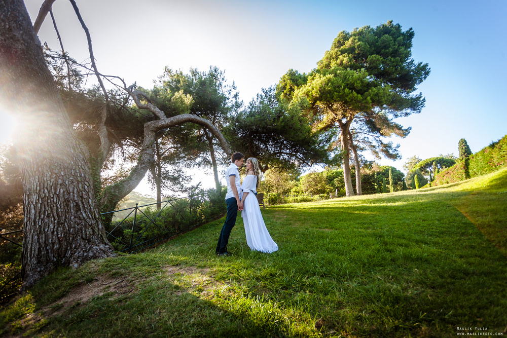 Sesión de fotos solares en Lloret de Mar. Fotógrafo en Barcelona  Maslik Yulia