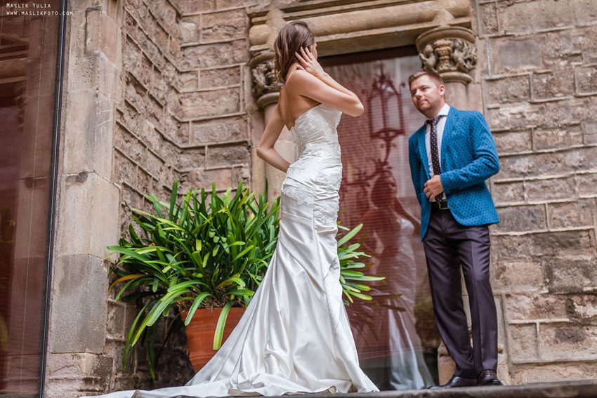 Свадебная фотосессия в Барселоне в парке Лабиринт. Фотограф в Барселоне Испании Маслик Юлия